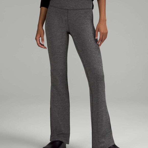 Lululemon Groove Super-High-Rise Flared Pant Nulu Grey, size 6, Tall - Picture 10 of 11